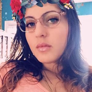 Meet your Posher, Leanne